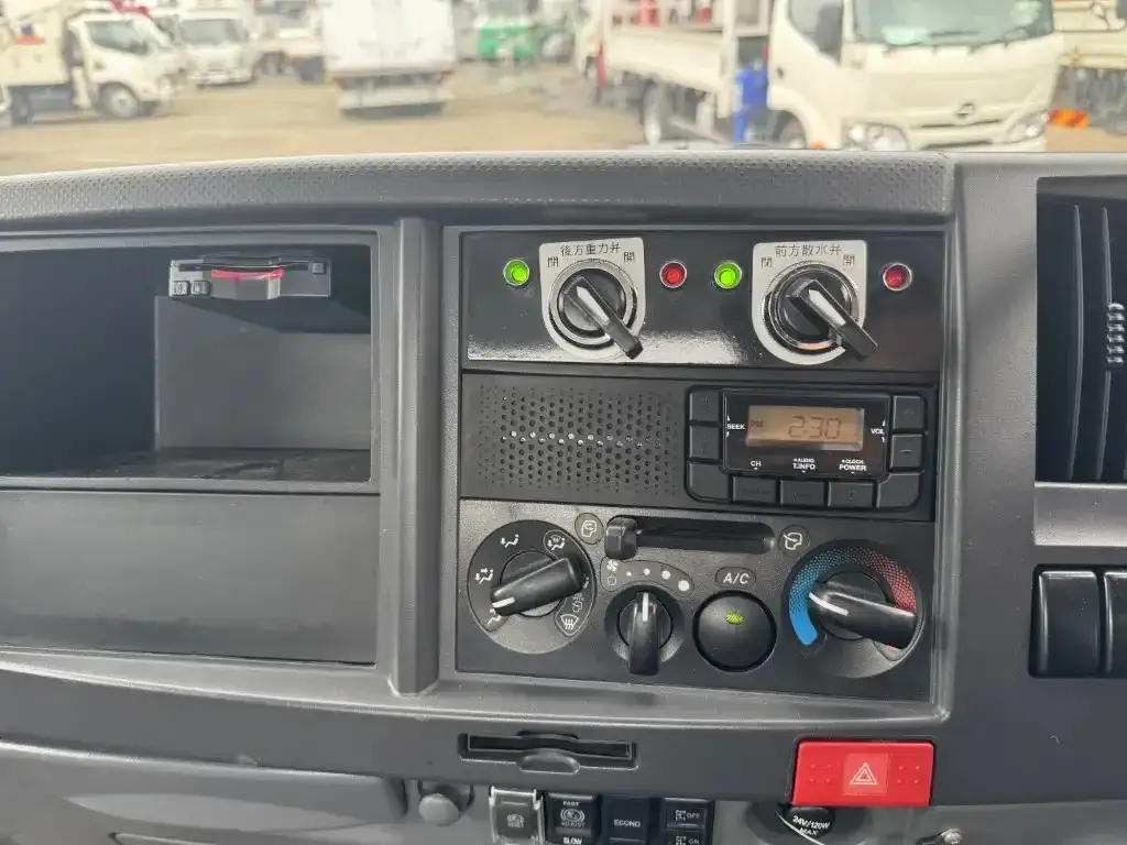 いすゞ エルフ 小型 タンク車 散水車 TKG-NPR85YNの中古トラック画像14