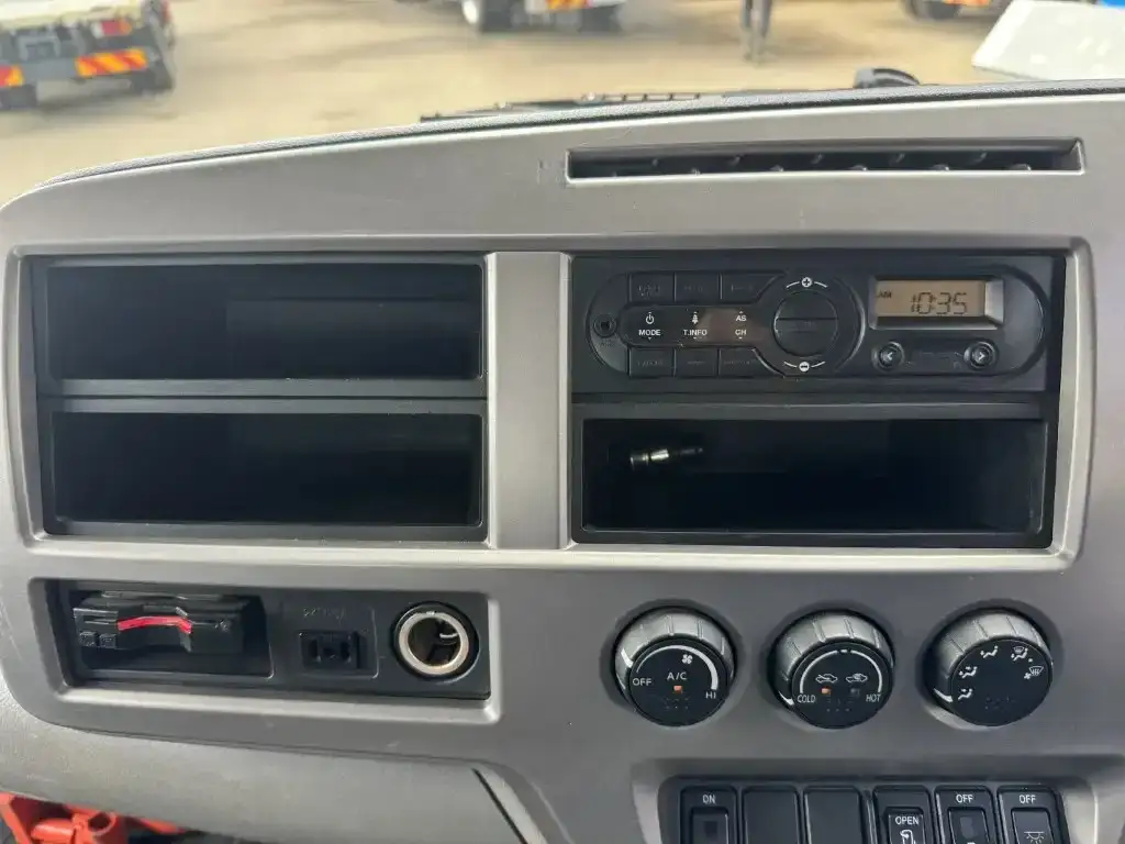 日産UD コンドル 中型/増トン 平ボディ ベッド TKG-MK38Lの中古トラック画像14