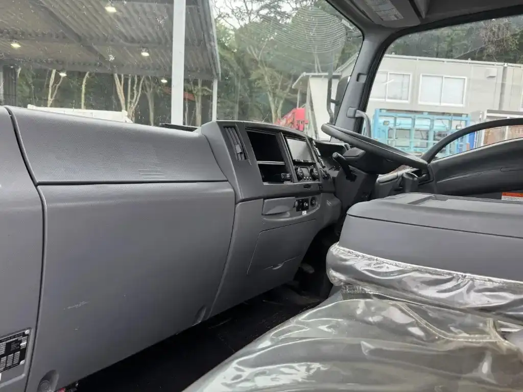 いすゞ フォワード 中型/増トン 車両重機運搬 ラジコン ウインチの中古トラック画像13