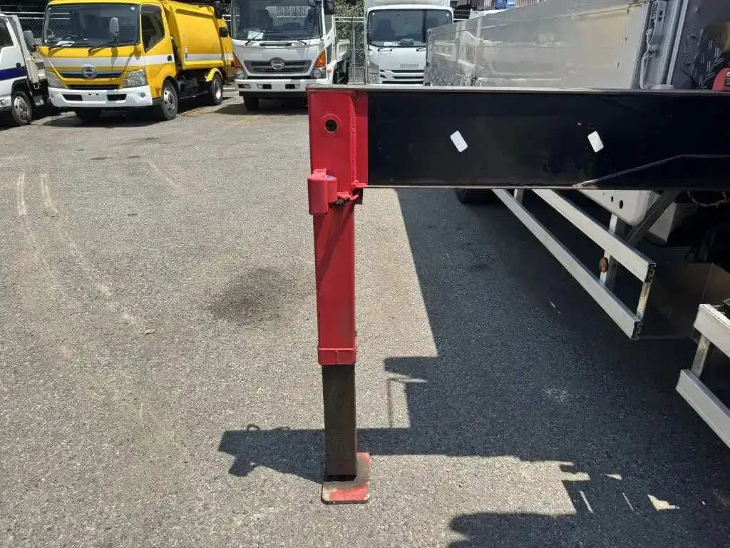 いすゞ フォワード 中型/増トン クレーン付 4段 ラジコンの中古トラック画像8