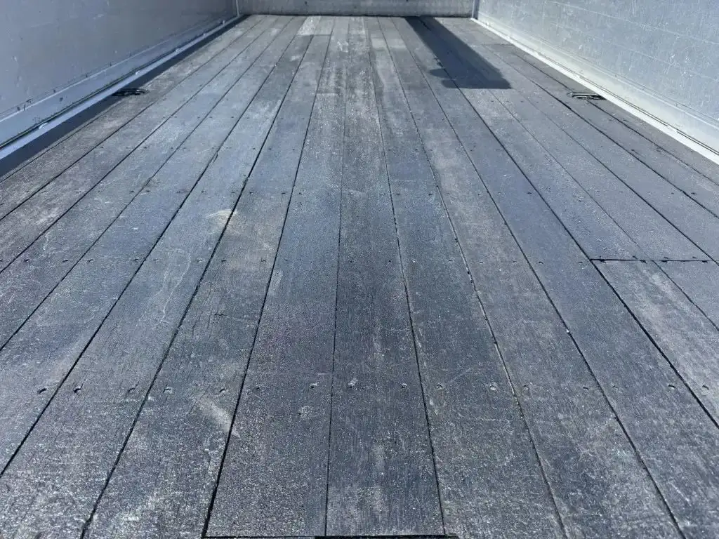 いすゞ フォワード 中型/増トン クレーン付 4段 ラジコンの中古トラック画像5