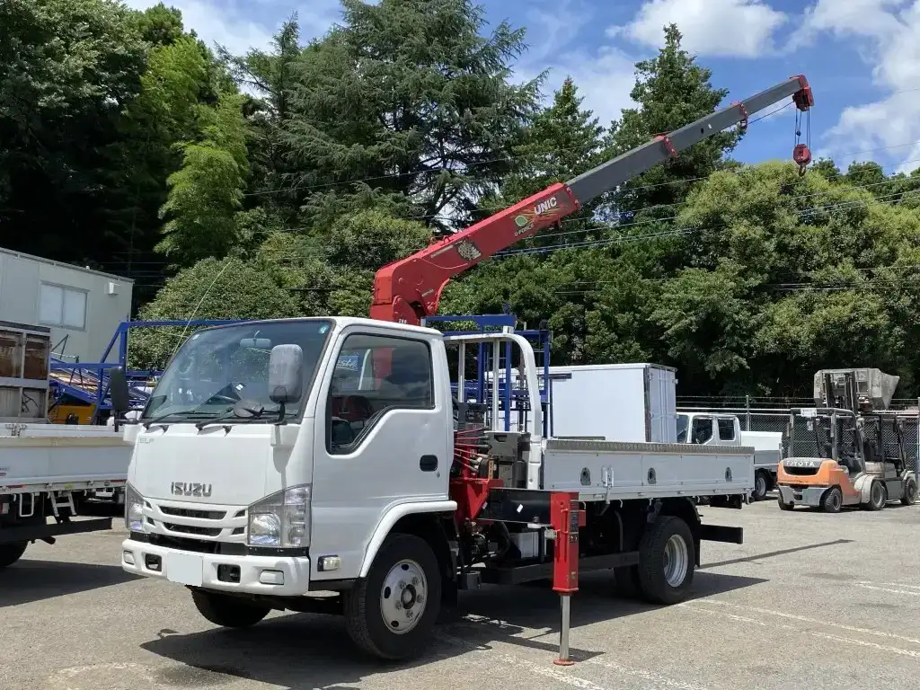 いすゞ エルフ 小型 クレーン付 4段 ラジコンの中古トラック画像1