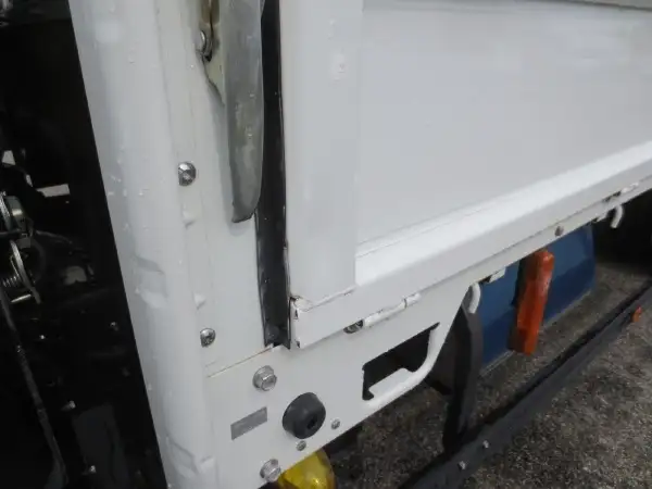 日産UD その他 小型 平ボディ 床鉄板 2RG-FEB5Yの中古トラック画像12