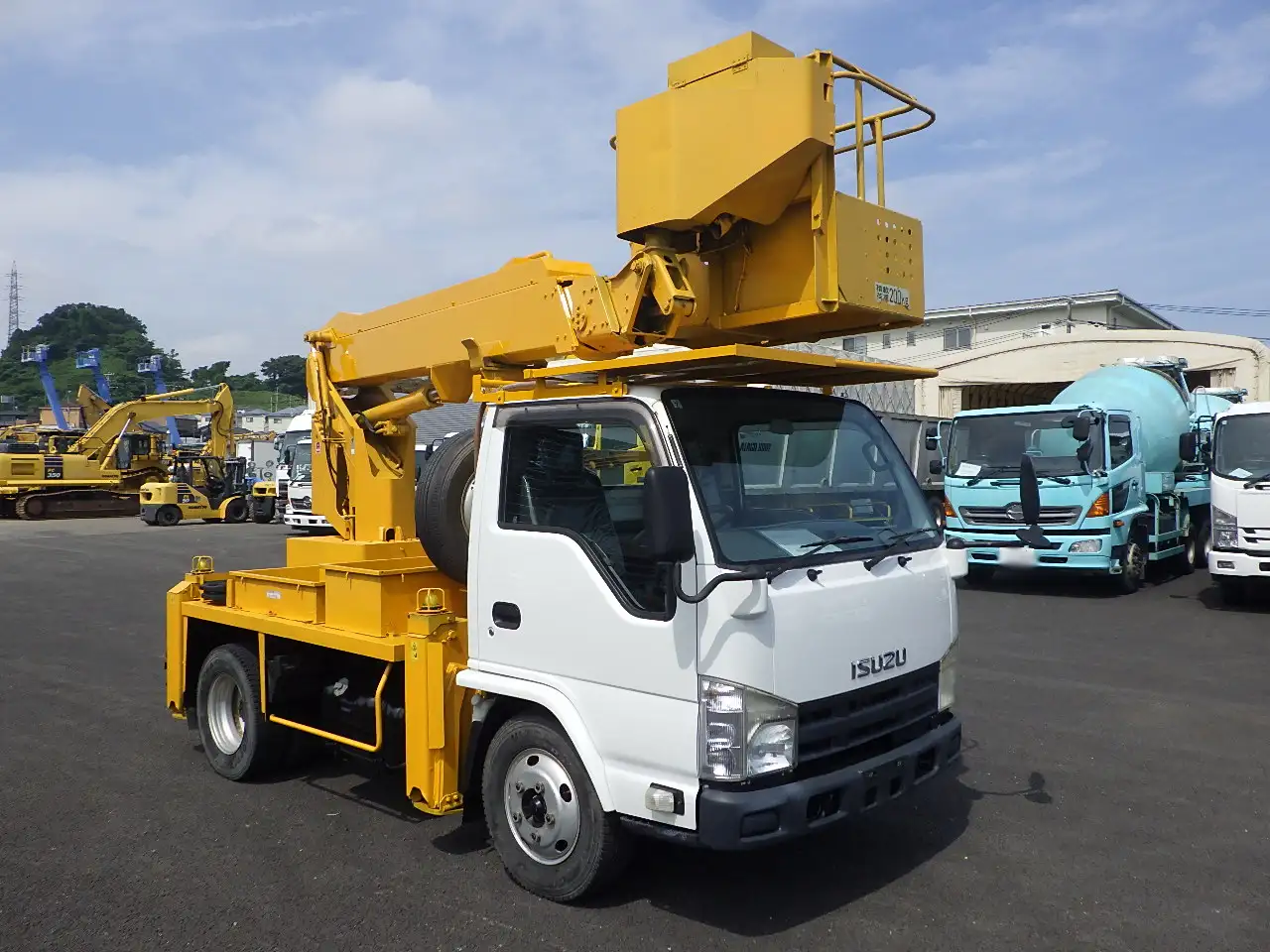 いすゞ エルフ 小型 高所・建柱車 高所作業車 BKG-NKR85Nの中古トラック画像2