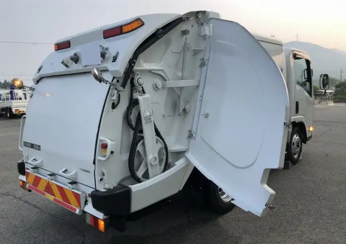 いすゞ エルフ 小型 パッカー車 巻き込み式 回転ダンプ式の中古トラック画像6