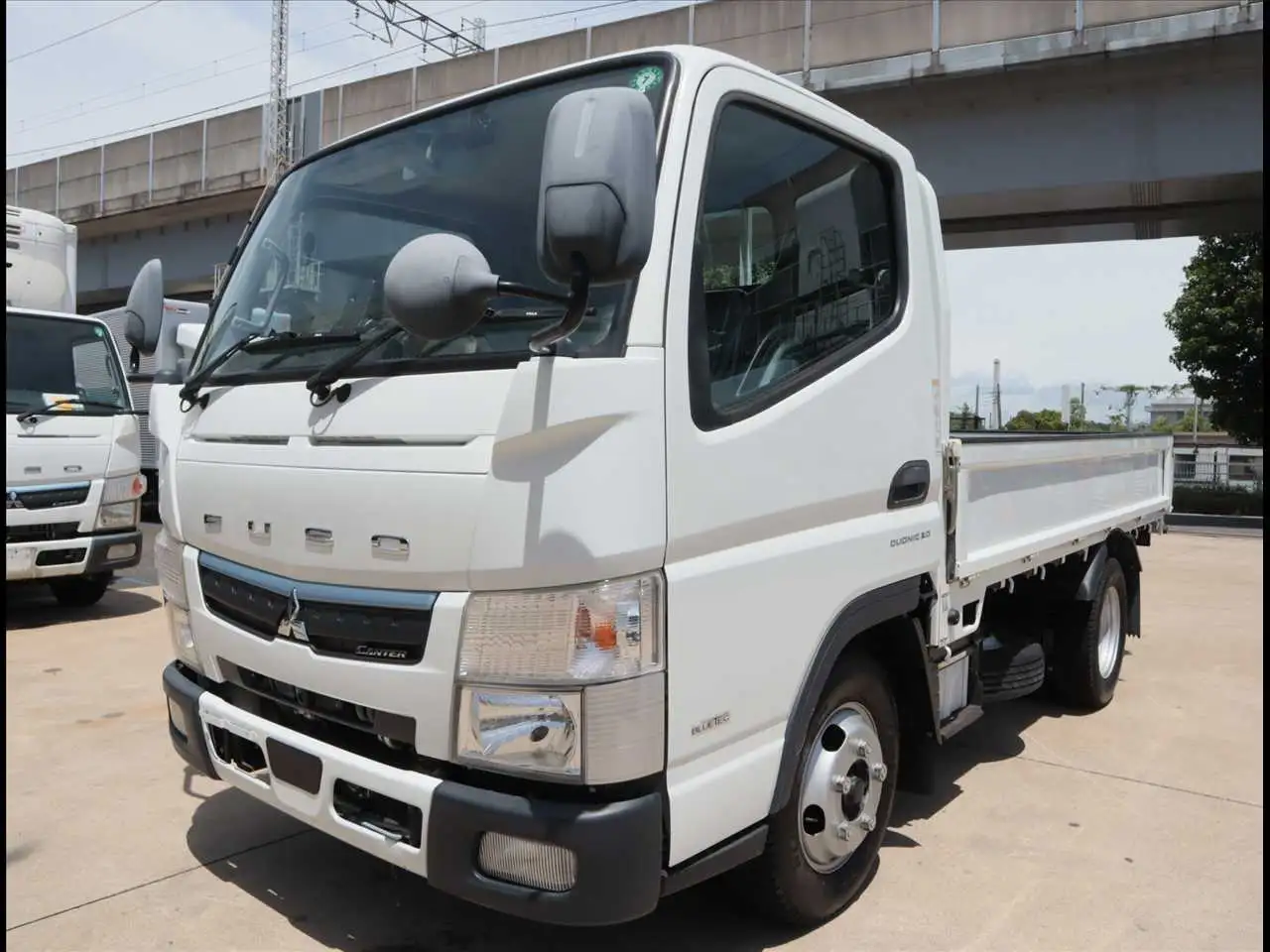 三菱 キャンター 小型 平ボディ 2RG-FBA20 R2の中古トラック画像1