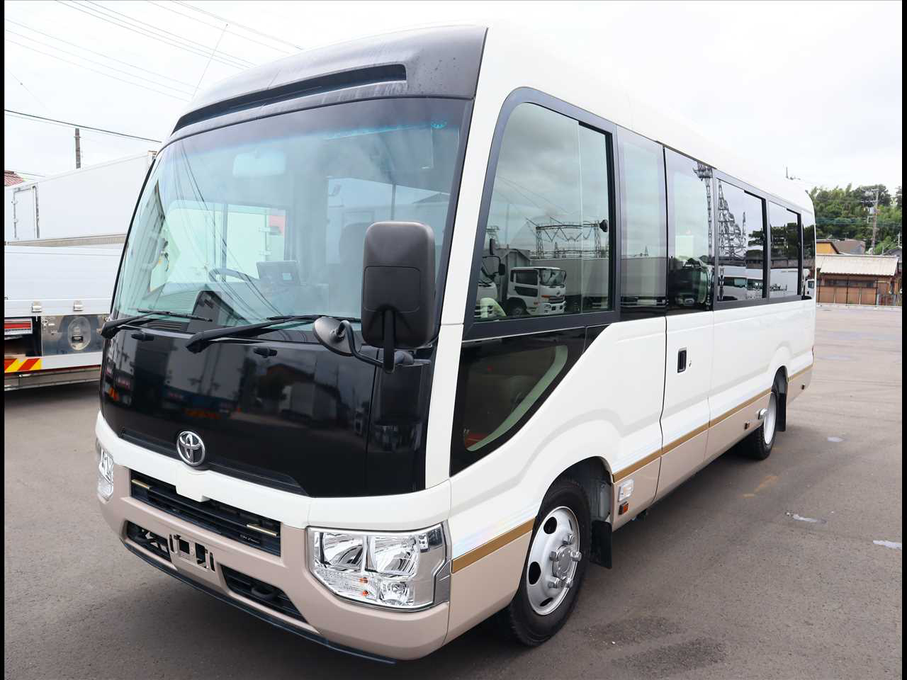 トヨタ コースター 小型 バス マイクロバス BDG-XZB51 の中古トラック【車両No.137373】