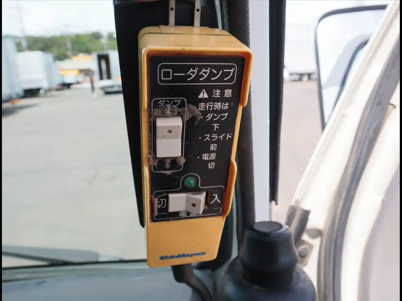 いすゞ エルフ 小型 ダンプ ローダー TPG-NKR85ANの中古トラック画像9