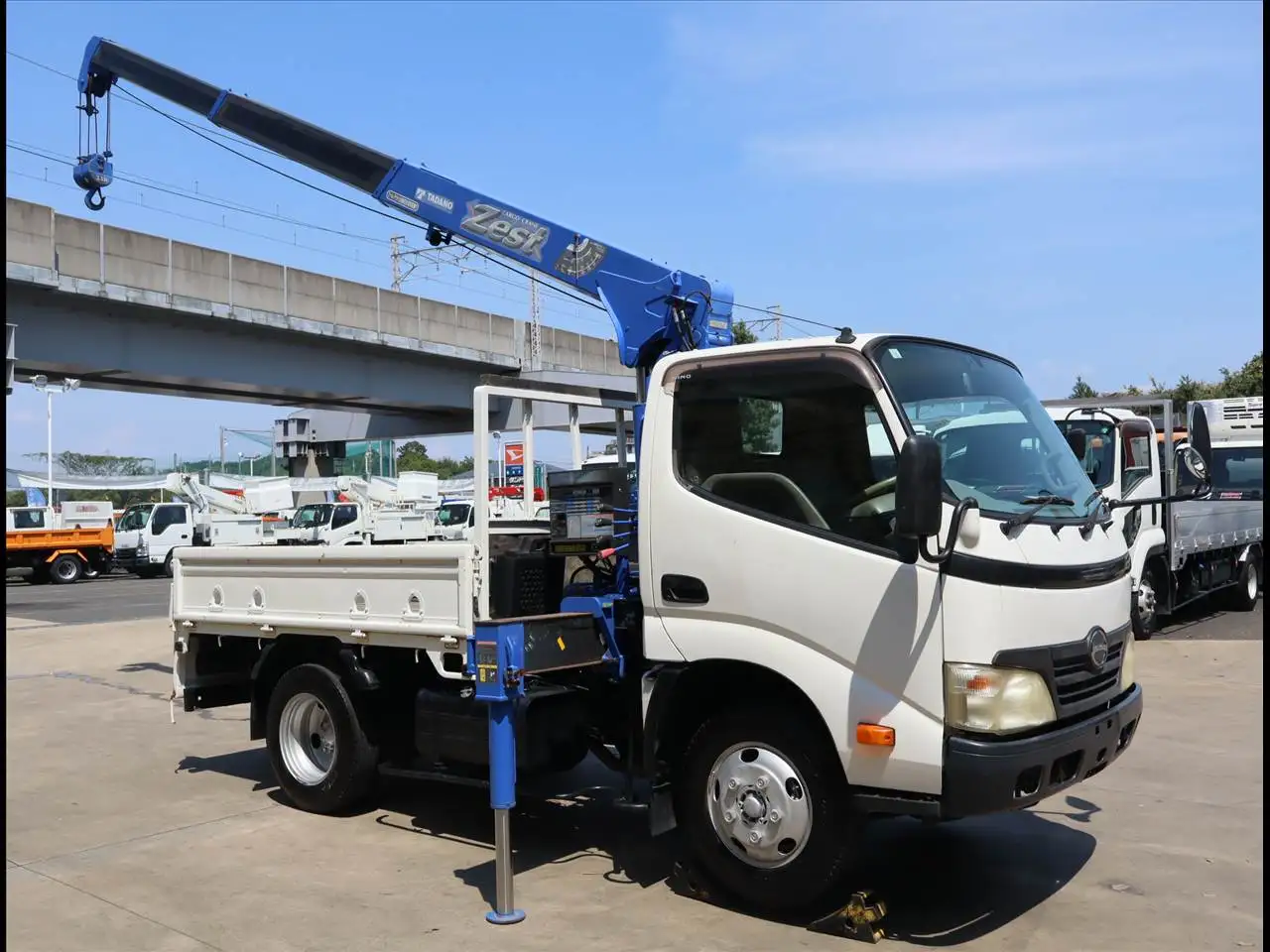 日野 デュトロ 小型 クレーン付 3段 ラジコンの中古トラック画像2