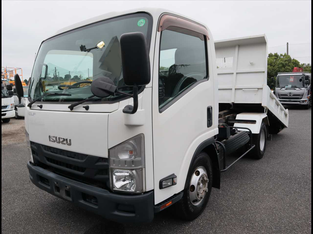 いすゞ エルフ 小型 ダンプ ローダー PDG-NPR75N の中古トラック【車両No.135518】