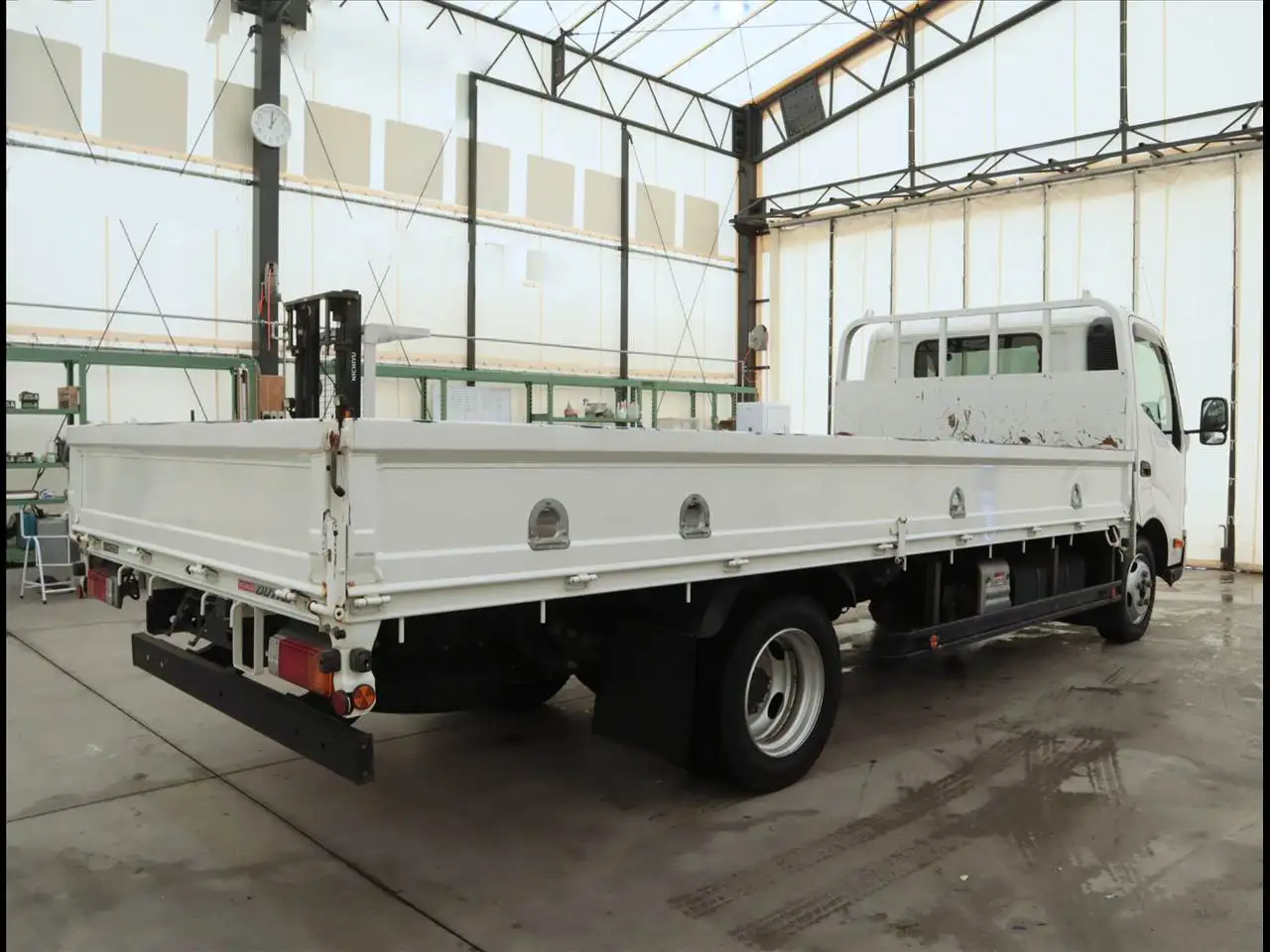 日野 デュトロ 小型 平ボディ 2RG-XZU720M R2の中古トラック画像3
