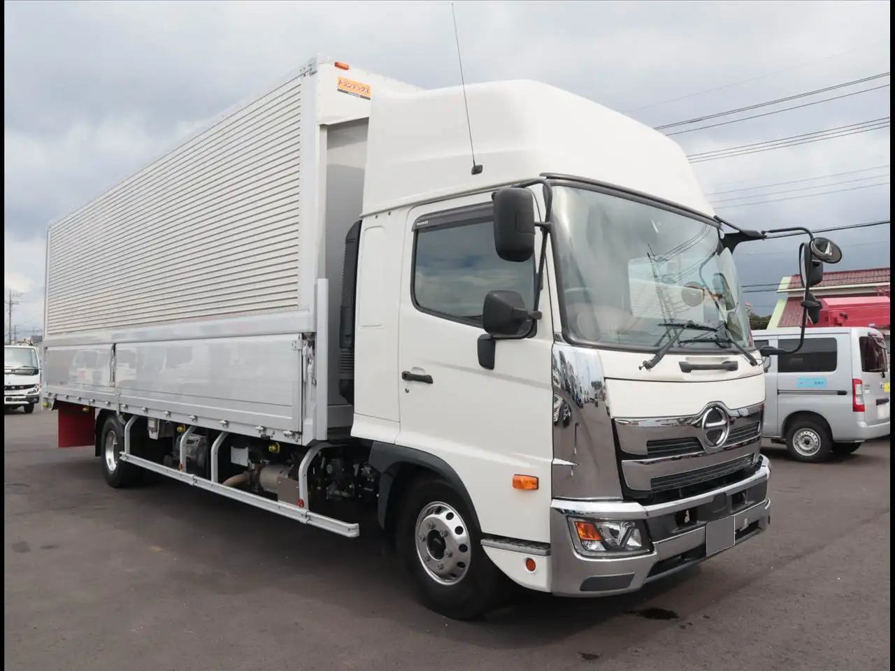 日野 レンジャー 中型/増トン ウイング ベッド 2PG-FD2ABAの中古トラック画像2