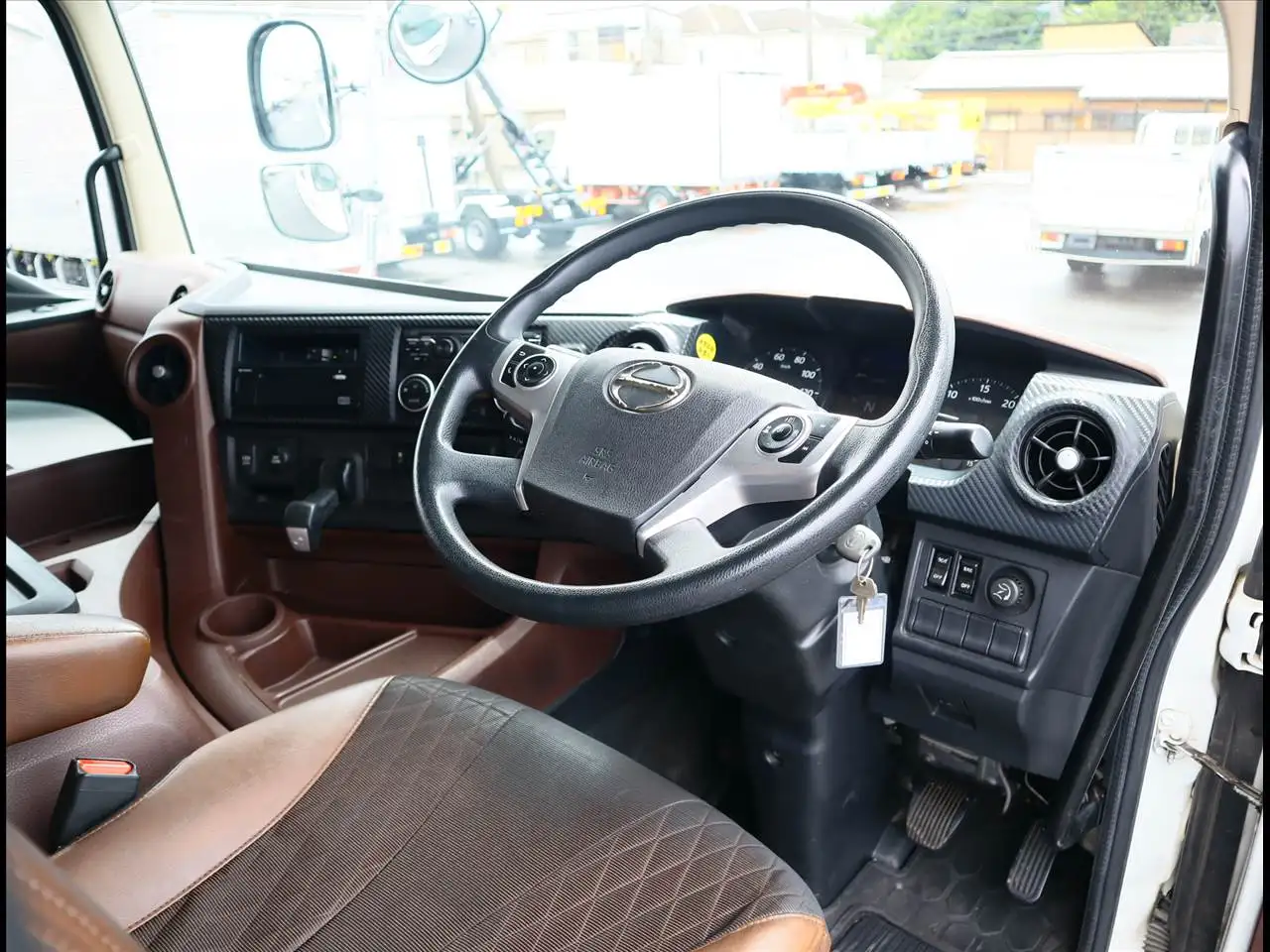 日野 プロフィア 大型 ウイング ハイルーフ エアサスの中古トラック画像14