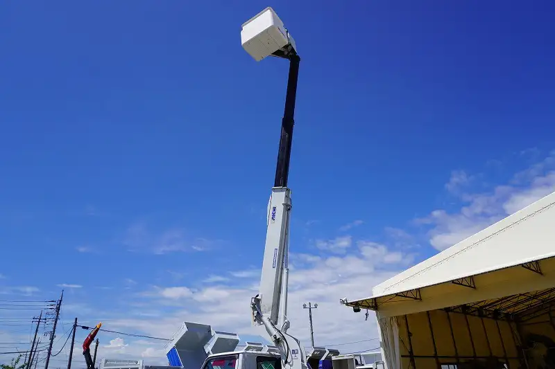 いすゞ エルフ 小型 高所・建柱車 高所作業車 電工仕様の中古トラック画像4