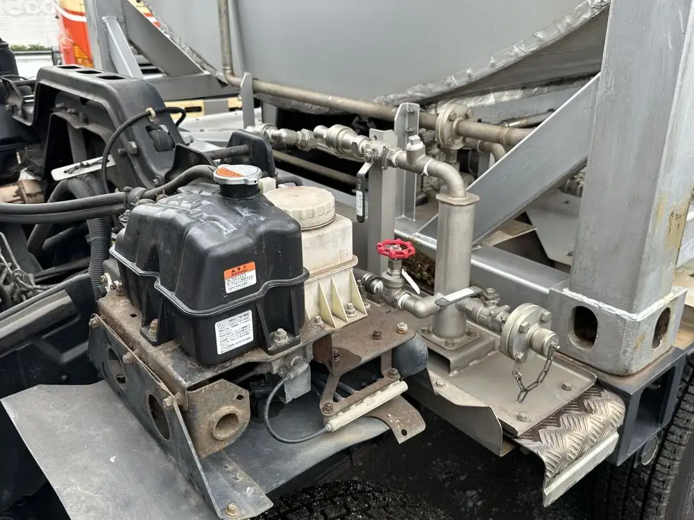 日野 プロフィア 大型 タンク車 ローリー BDG-GN1APYAの中古トラック画像9
