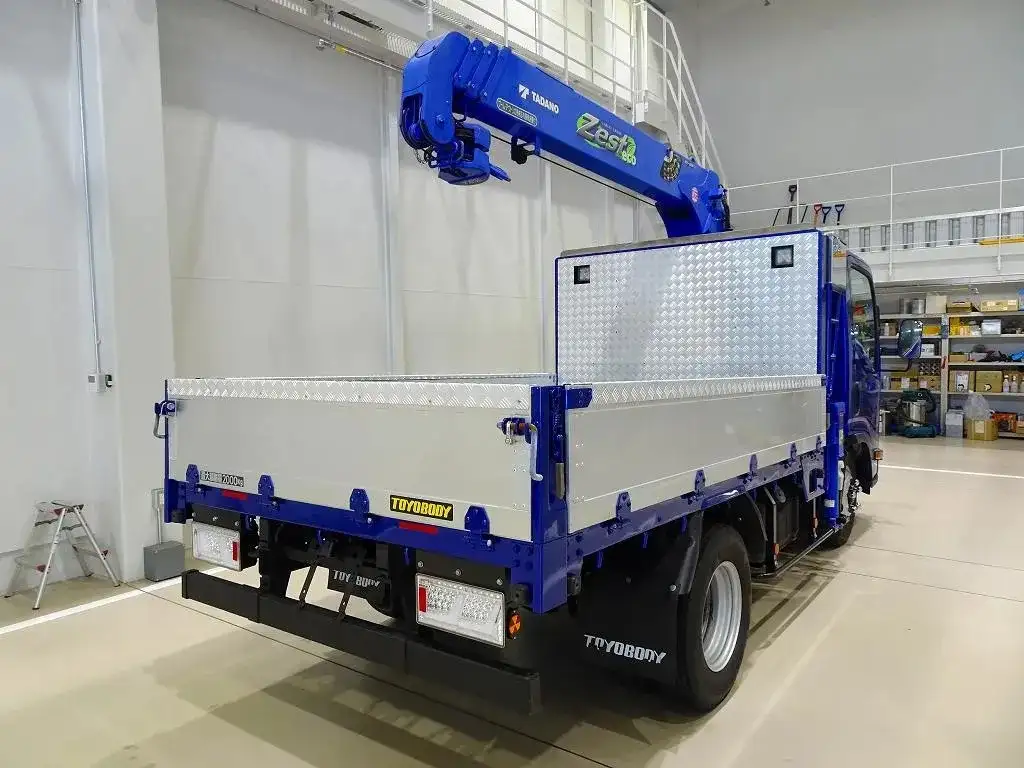 いすゞ エルフ 小型 クレーン付 アルミブロック 4段の中古トラック画像2