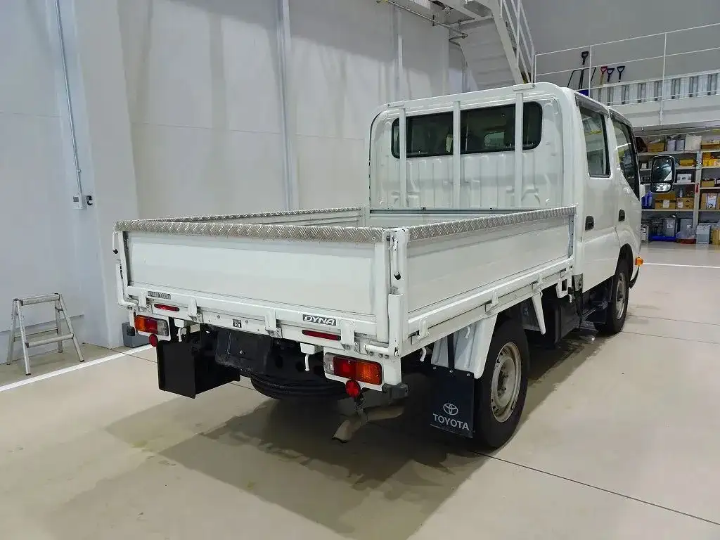 トヨタ ダイナ 小型 平ボディ Wキャブ LDF-KDY281の中古トラック画像2