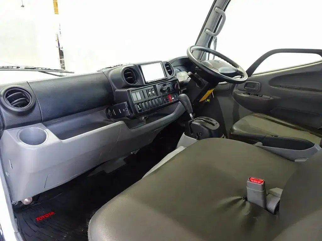 トヨタ ダイナ 小型 平ボディ Wキャブ LDF-KDY281の中古トラック画像9