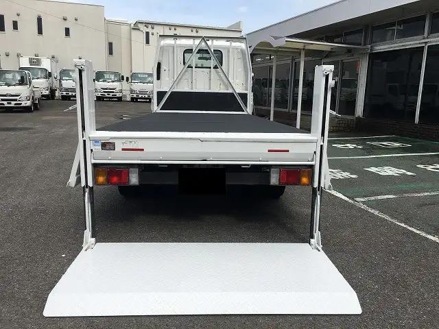 いすゞ エルフ 小型 平ボディ パワーゲート BKG-NLR85ARの中古トラック画像7