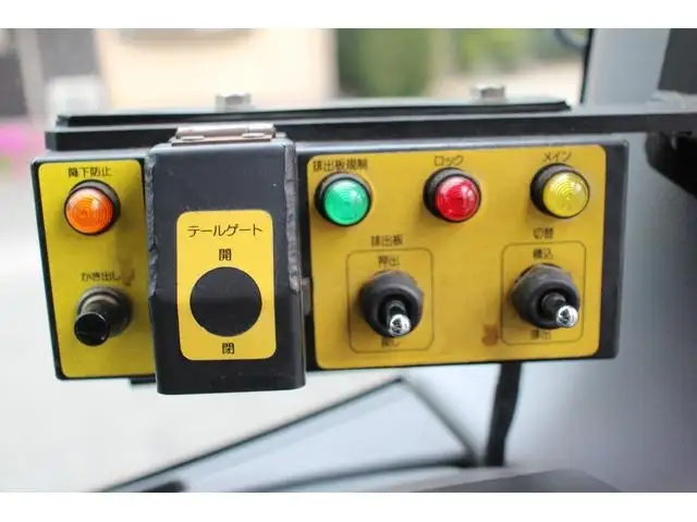 いすゞ フォワード 中型/増トン パッカー車 プレス式 ベッドの中古トラック画像16