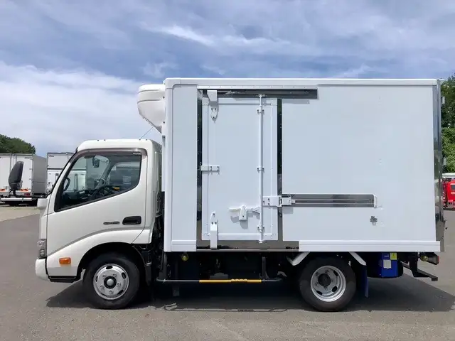 日野 デュトロ 小型 冷凍冷蔵 低温 スタンバイの中古トラック画像3