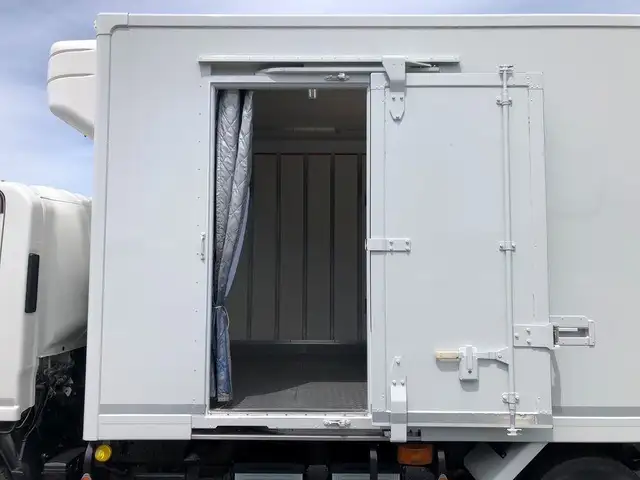いすゞ エルフ 小型 冷凍冷蔵 中温 床アルミの中古トラック画像3