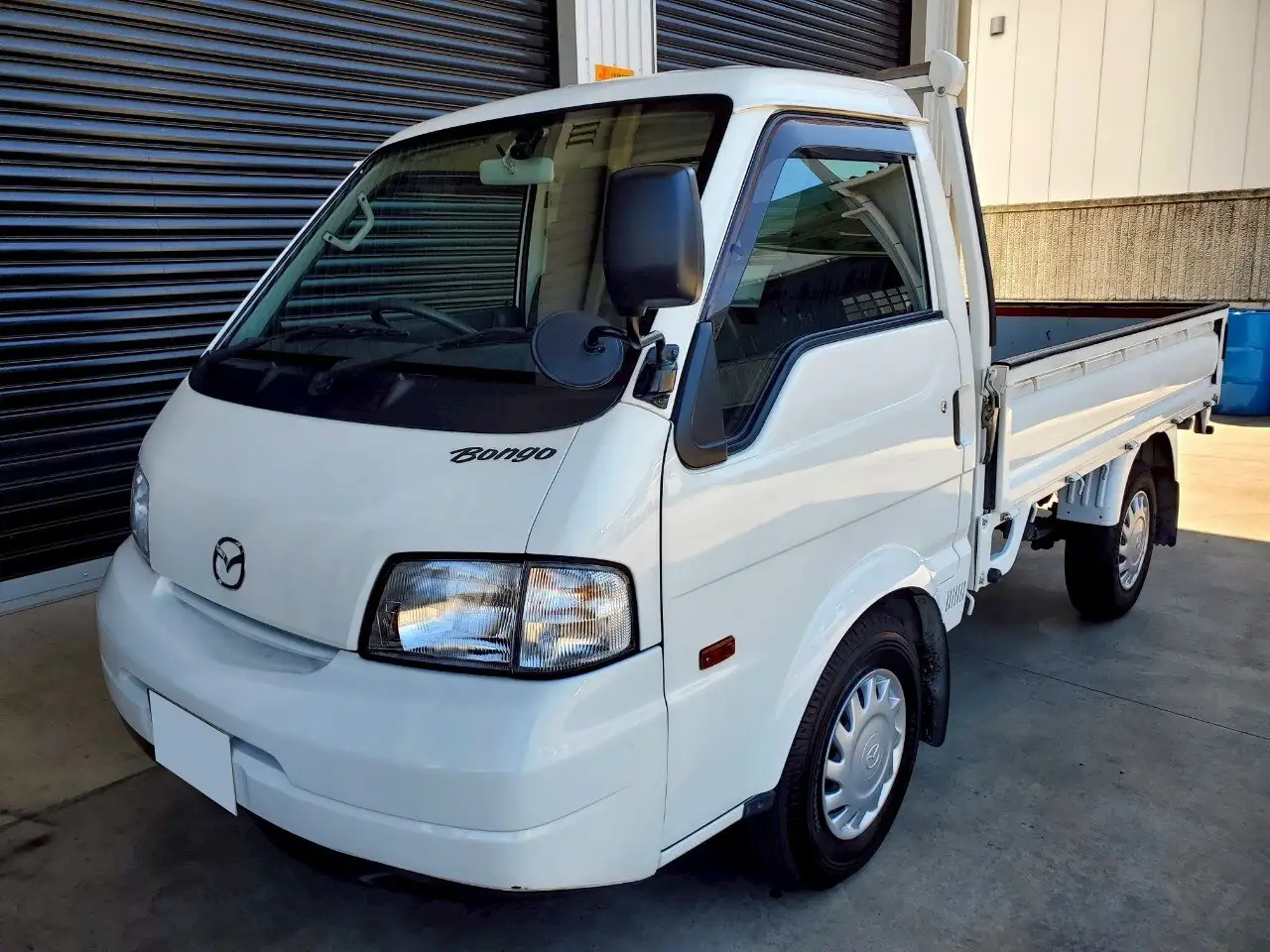 マツダ ボンゴ 小型 平ボディ DBF-SLP2T H28の中古トラック画像1