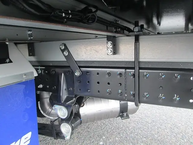 三菱 キャンター 小型 冷凍冷蔵 低温 サイドドアの中古トラック画像16
