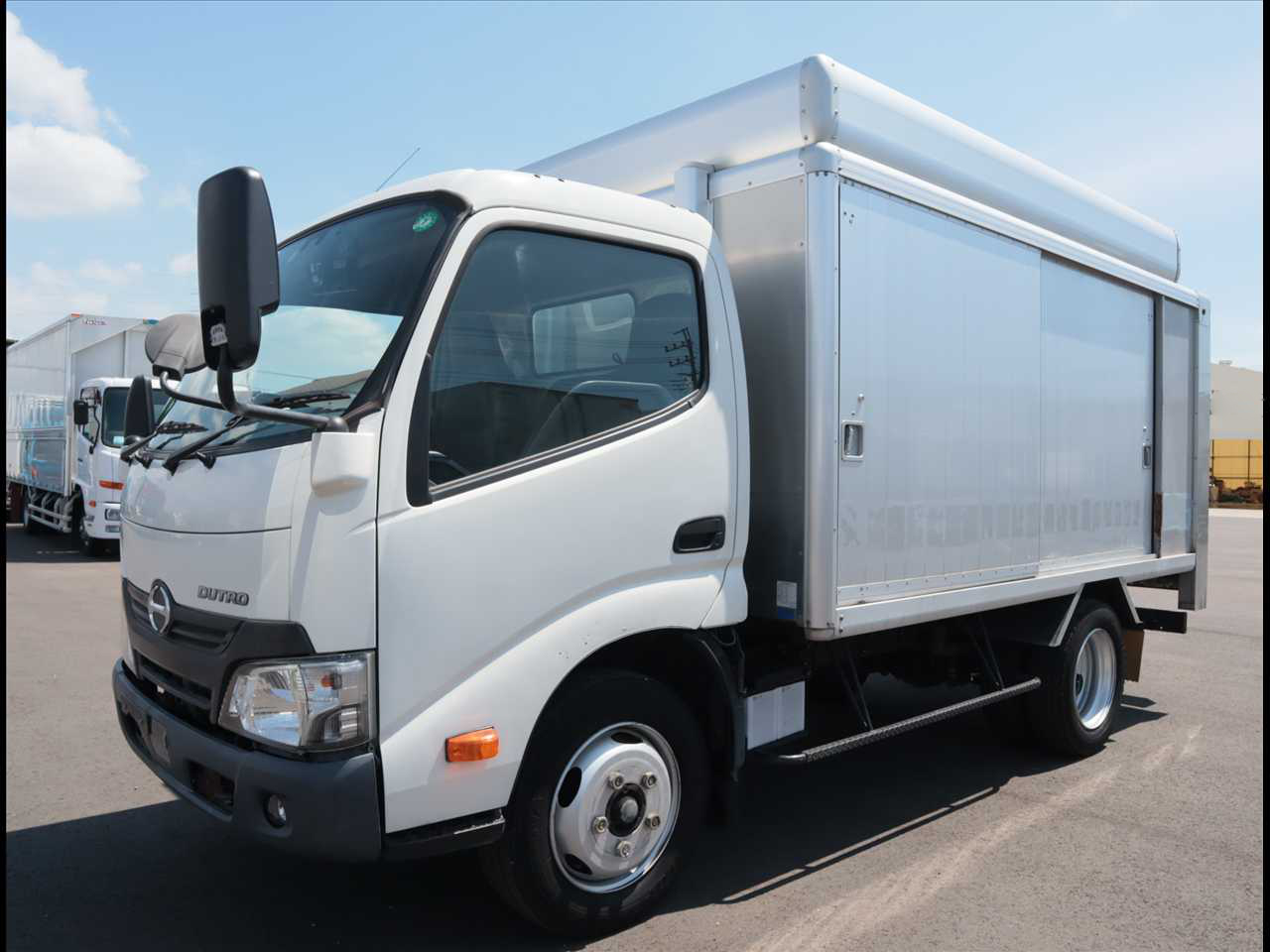 日野 デュトロ 小型 アルミバン ボトルカー TPG-XZU645M の中古トラック【車両No.159139】