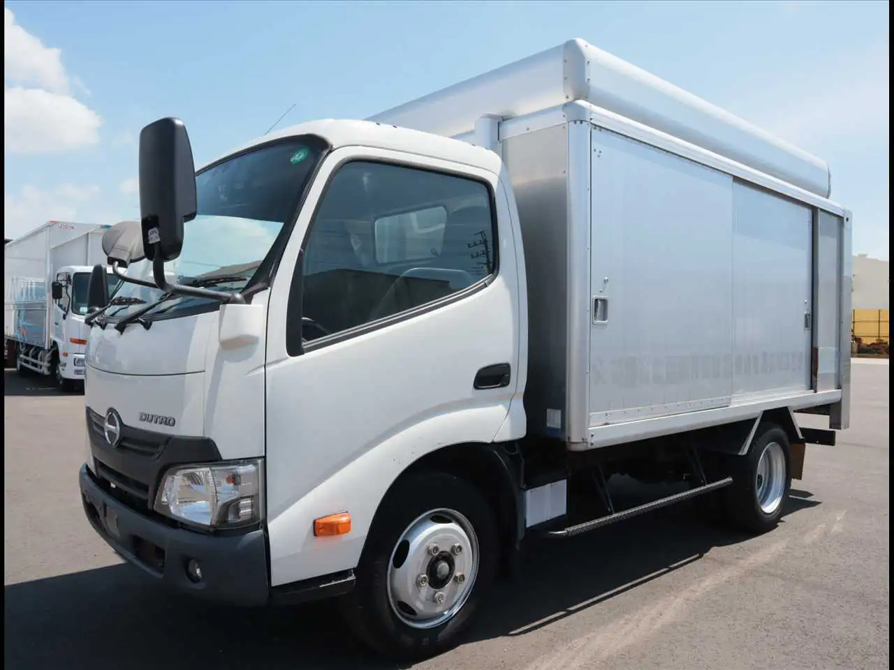 日野 デュトロ 小型 アルミバン ボトルカー サイドドアの中古トラック画像1