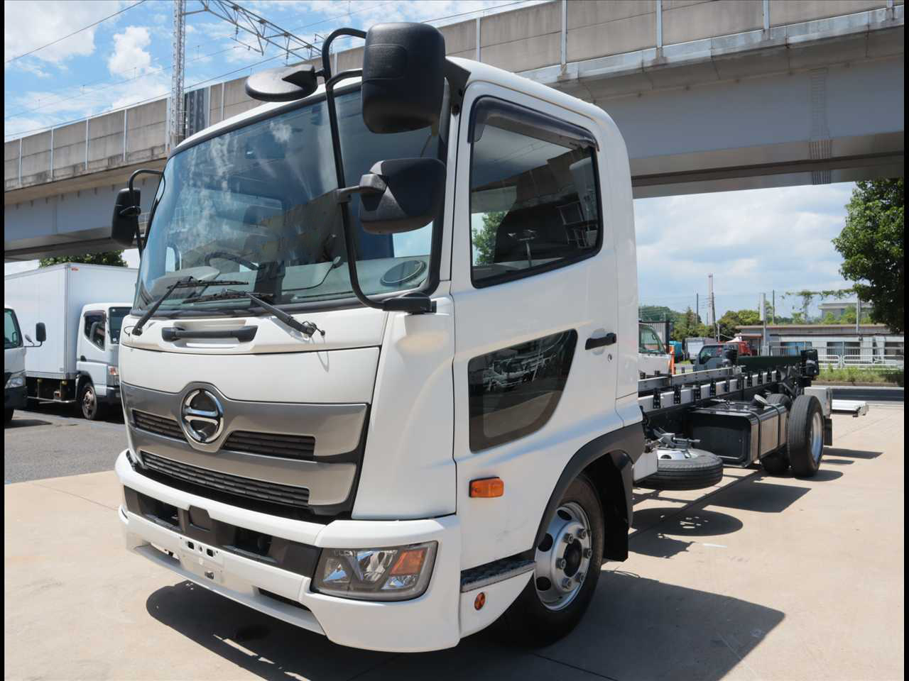 日野 レンジャー 中型/増トン シャーシ ベッド エアサス の中古トラック【車両No.129168】