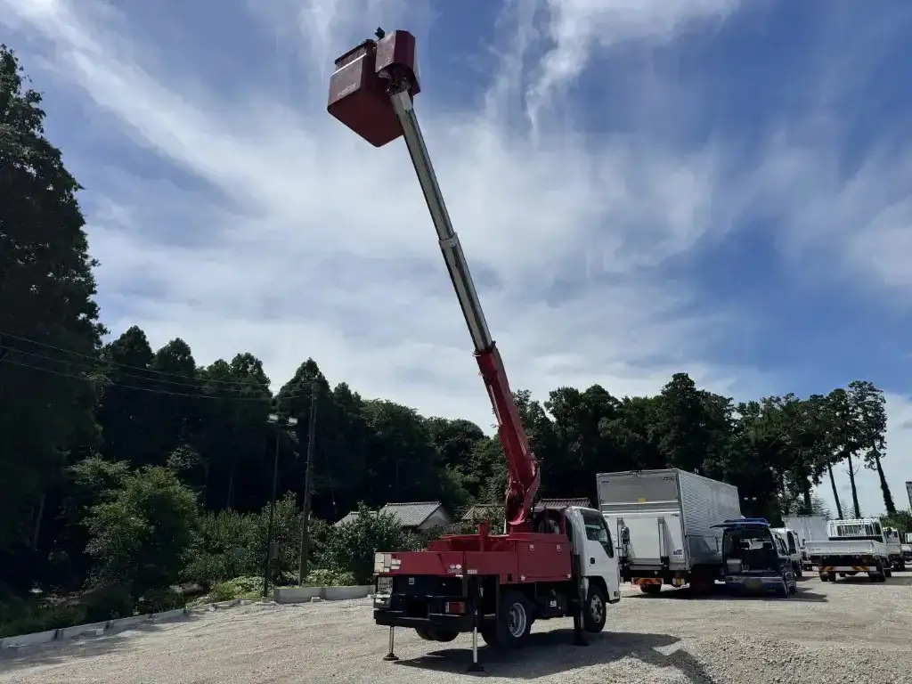 いすゞ エルフ 小型 高所・建柱車 高所作業車 電工仕様の中古トラック画像10