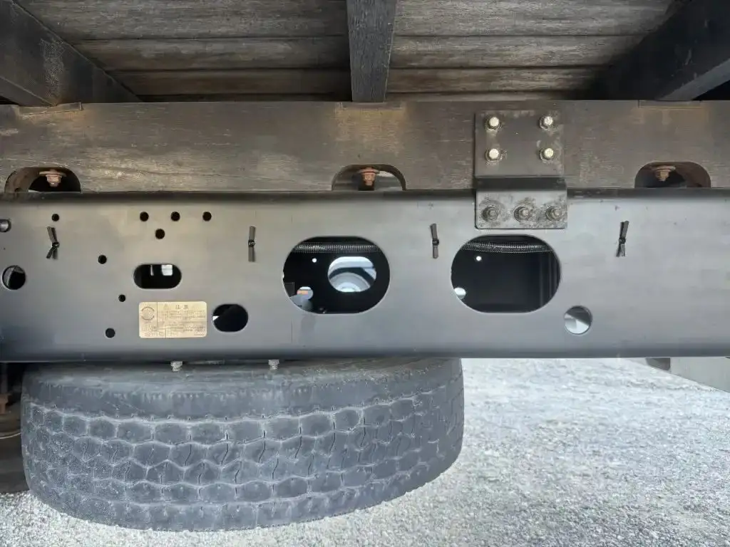 いすゞ フォワード 中型/増トン クレーン付 床鉄板 4段の中古トラック画像16