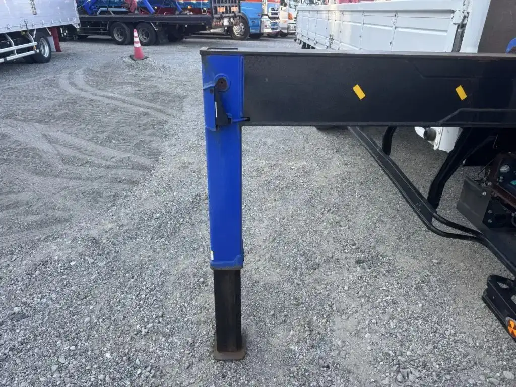 いすゞ フォワード 中型/増トン クレーン付 床鉄板 4段の中古トラック画像8