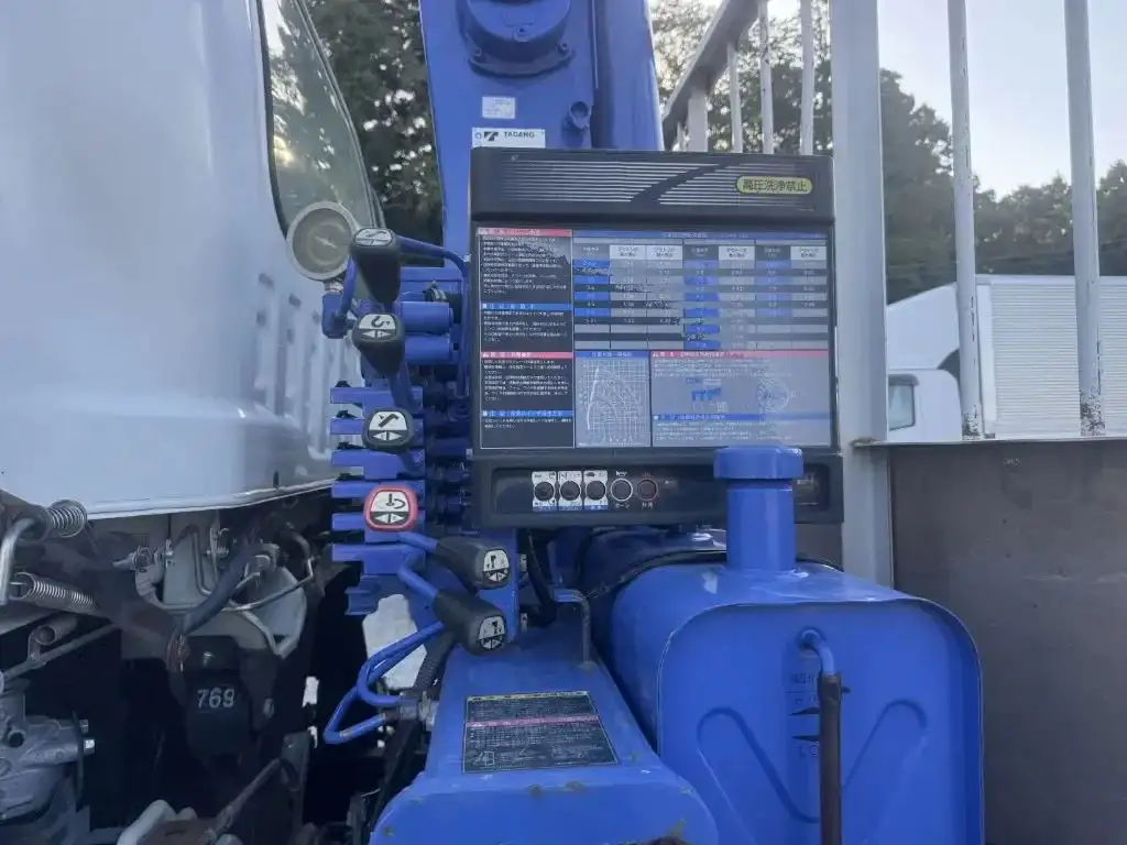 いすゞ フォワード 中型/増トン クレーン付 床鉄板 4段の中古トラック画像7