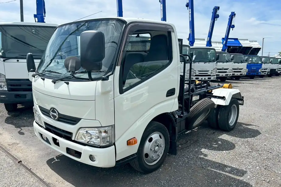 日野 デュトロ 小型 アームロール ツインホイスト TKG-XZU605Mの中古トラック画像1