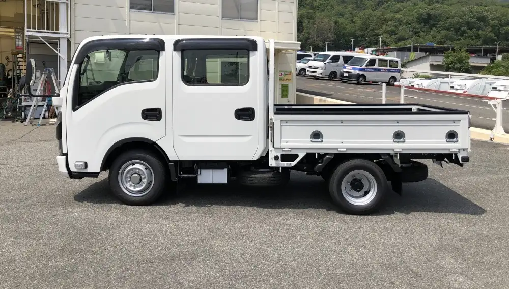 いすゞ エルフ 小型 平ボディ Wキャブ 2TG-NJR88AFの中古トラック画像6
