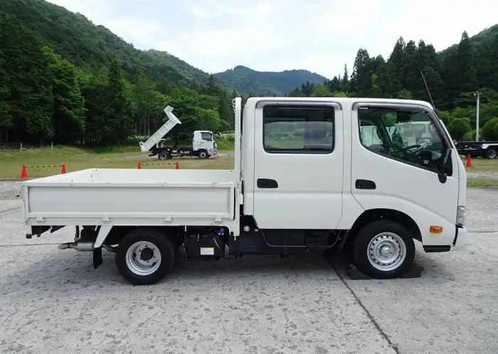 日野 デュトロ 小型 平ボディ Wキャブ 床鉄板の中古トラック画像3