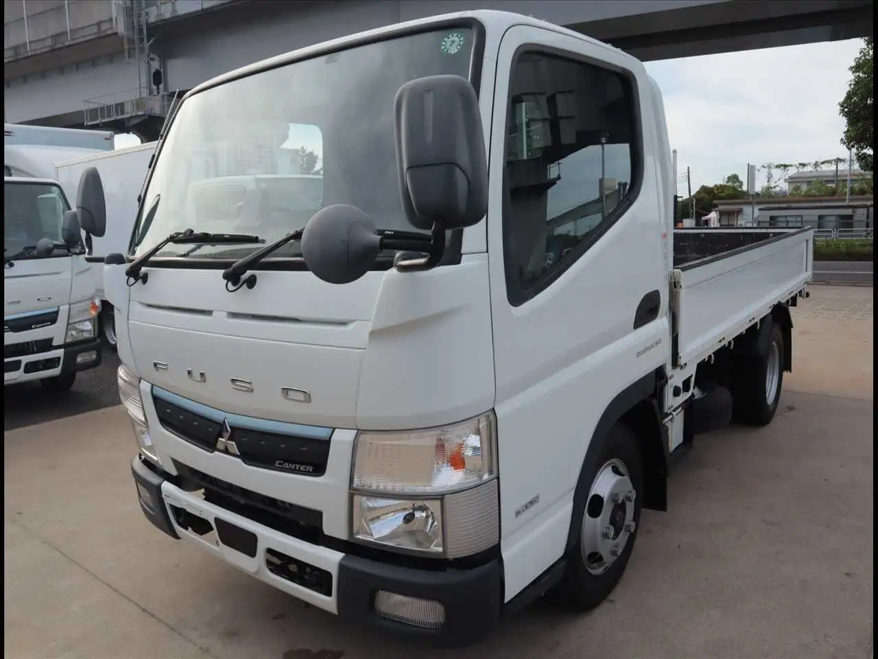 三菱 キャンター 小型 平ボディ 2RG-FBA20 R2の中古トラック画像1