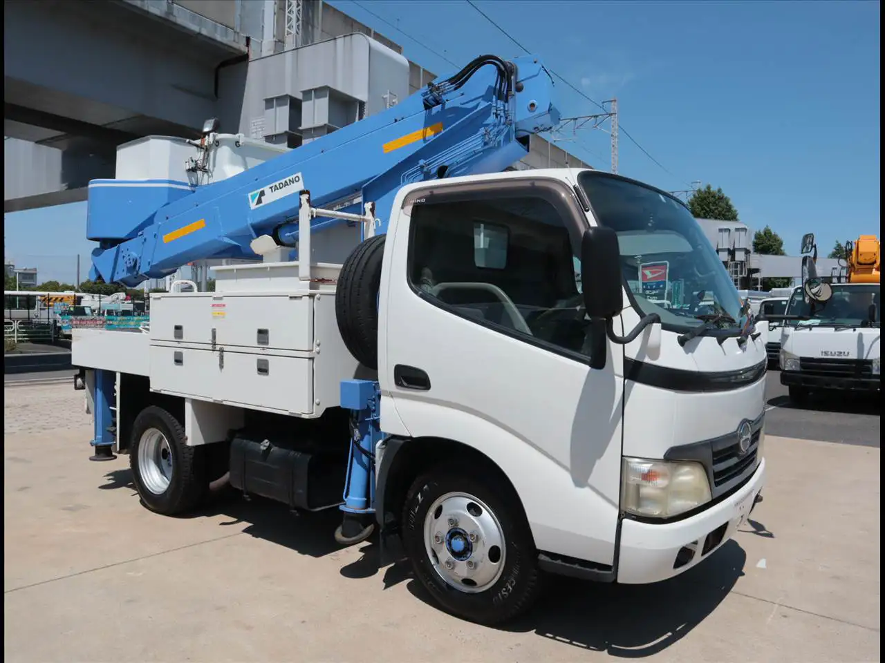 日野 デュトロ 小型 高所・建柱車 高所作業車 電工仕様の中古トラック画像2