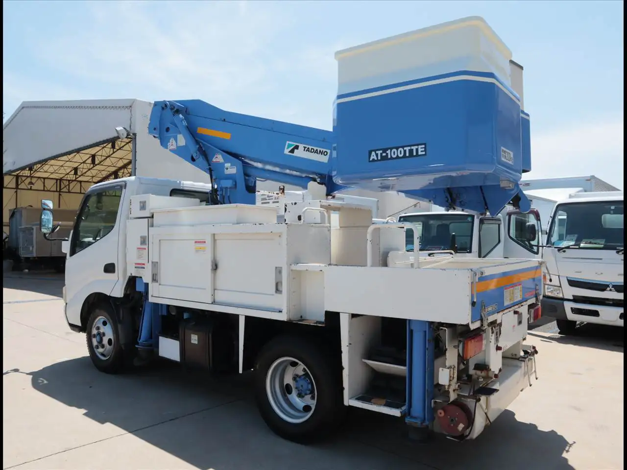 日野 デュトロ 小型 高所・建柱車 高所作業車 電工仕様の中古トラック画像4