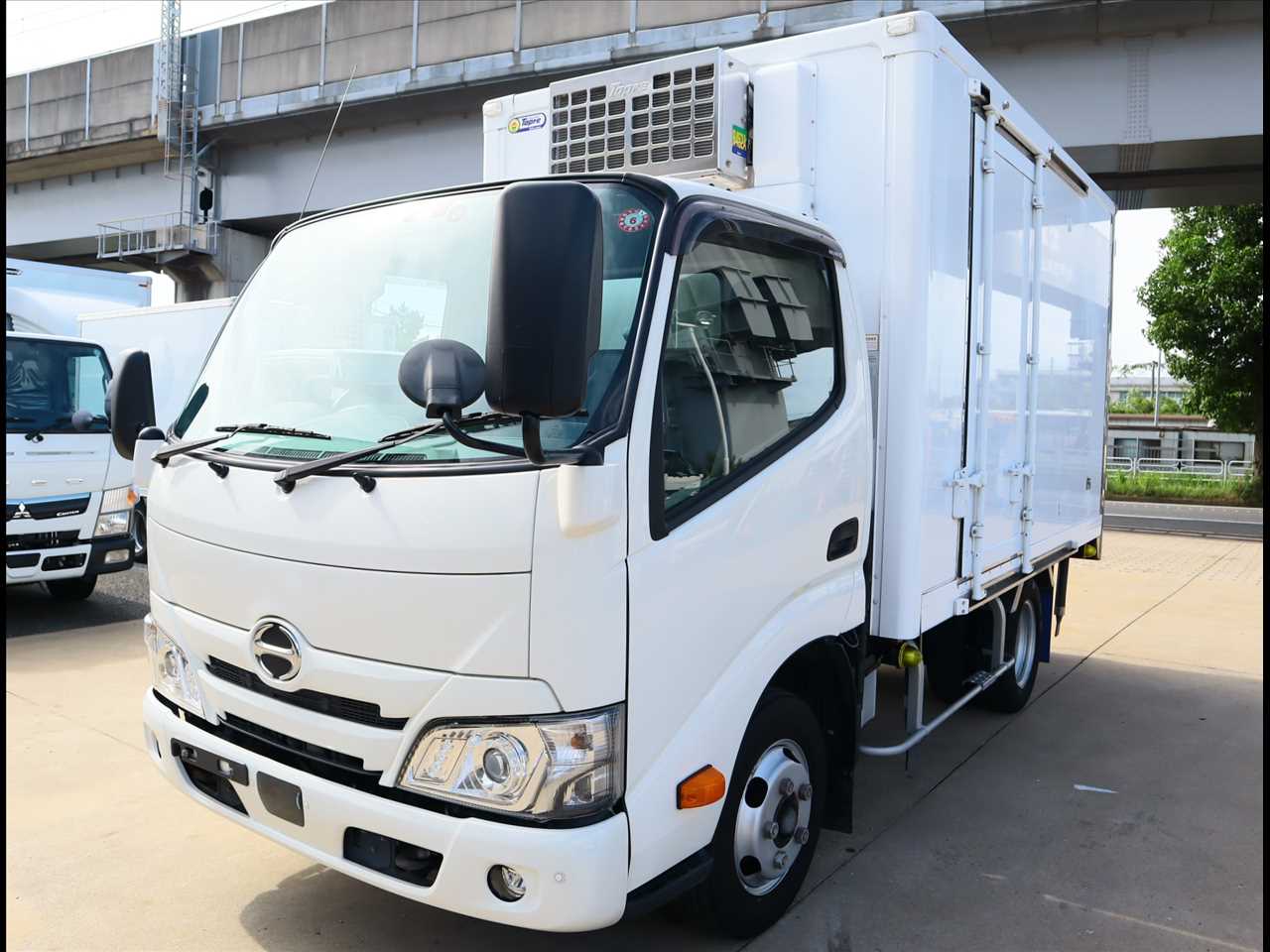日野 デュトロ 小型 冷凍冷蔵 低温 床ステン の中古トラック【車両No.126898】