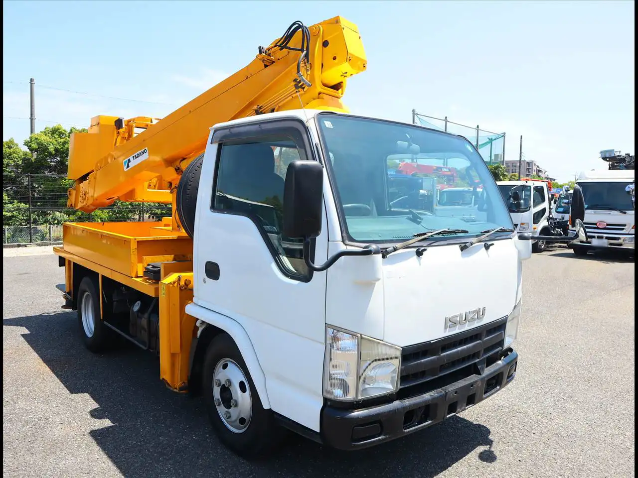 いすゞ エルフ 小型 高所・建柱車 高所作業車 BDG-NKR85Nの中古トラック画像2
