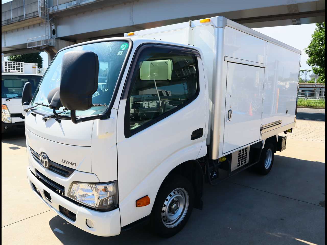 トヨタ ダイナ 小型 冷凍冷蔵 中温 床ステン の中古トラック【車両No.111639】