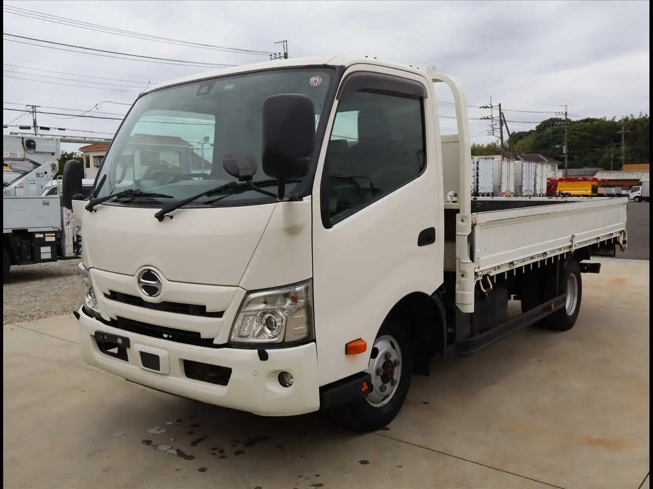 日野 デュトロ 小型 平ボディ 2KG-XZU775M H31/R1の中古トラック画像1