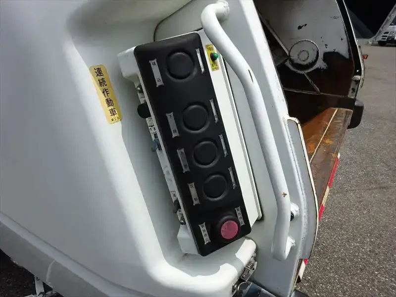 三菱 ファイター 中型/増トン パッカー車 プレス式 TKG-FK71Fの中古トラック画像8