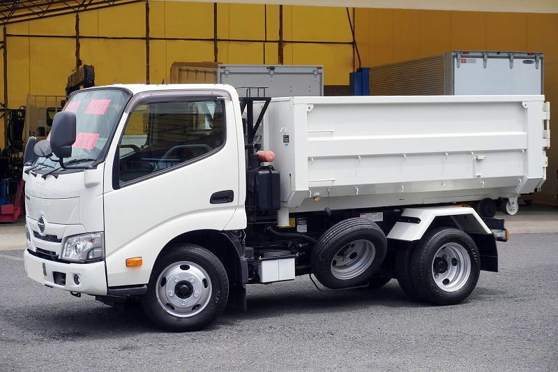 三菱 キャンター 小型 アームロール ツインホイスト 2RG-FBAV0 の中古トラック【車両No.188488】