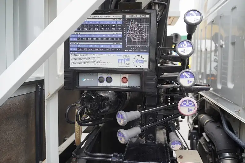 いすゞ エルフ 小型 クレーン付 床鉄板 アルミブロックの中古トラック画像7
