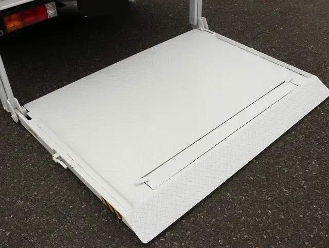 三菱 キャンター 小型 平ボディ パワーゲート TPG-FBA20の中古トラック画像10