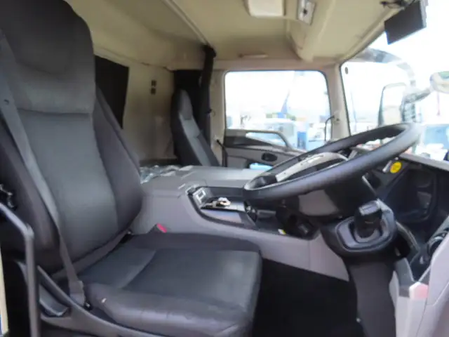 三菱 スーパーグレート 大型 ウイング エアサス ベッドの中古トラック画像13